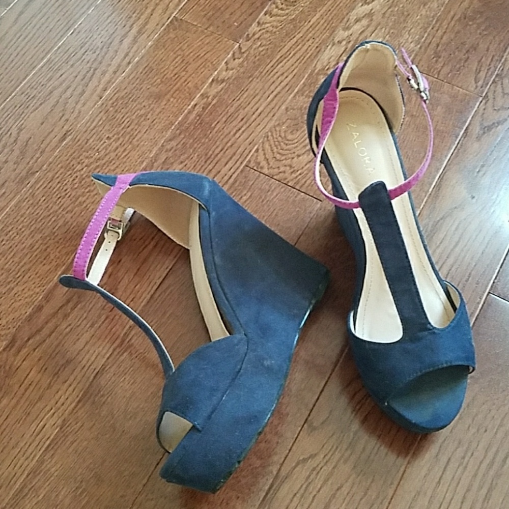 Blue and purple strap velvet wedges